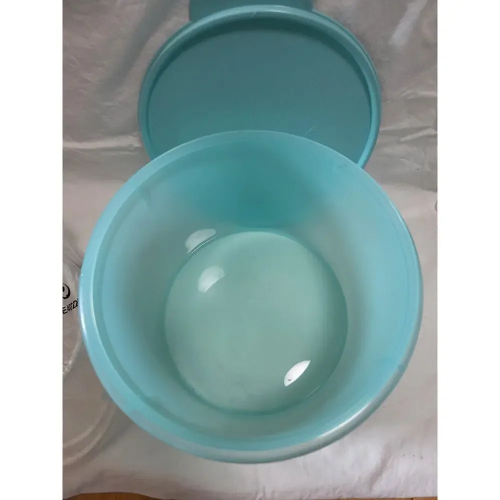 NEW Tupperware Teal stacking canister with White Carry Handle 14¼ cup 3.4 L